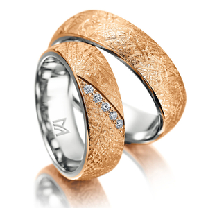 Icon <strong>One of a kind – for two</strong>
No ring model is like another. For brides and grooms who value individuality and rings with a unique character.